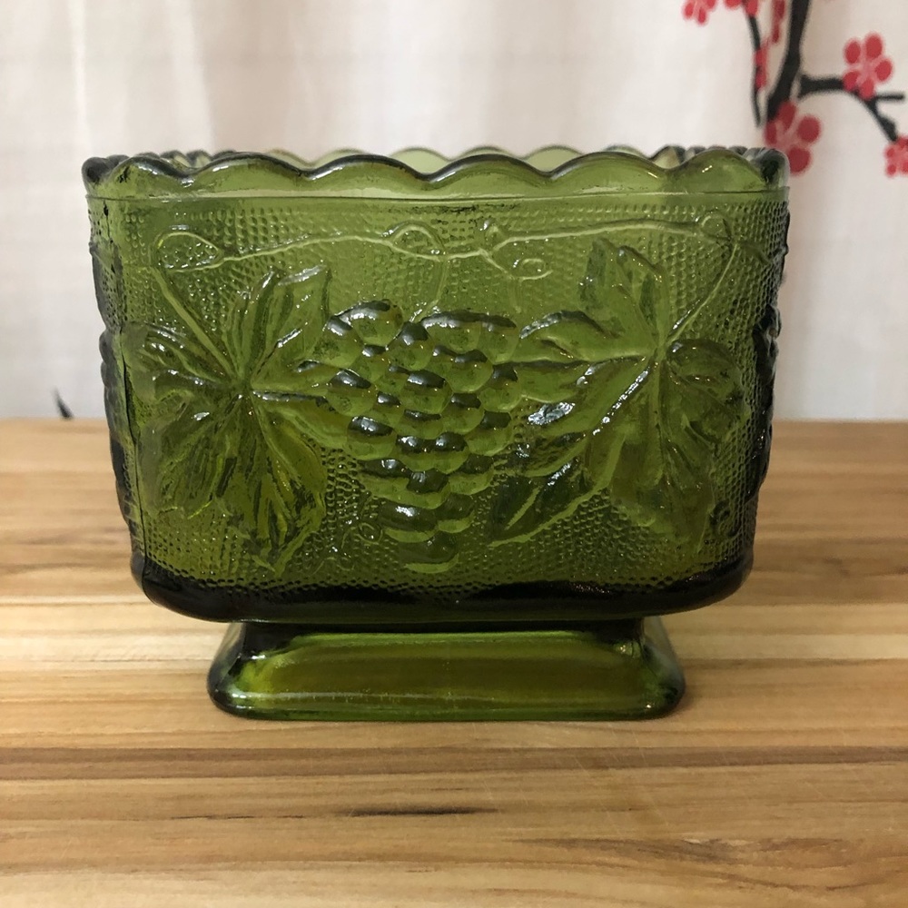 Vintage Anchor Hocking avocado green pedestal candy/trinket dish.